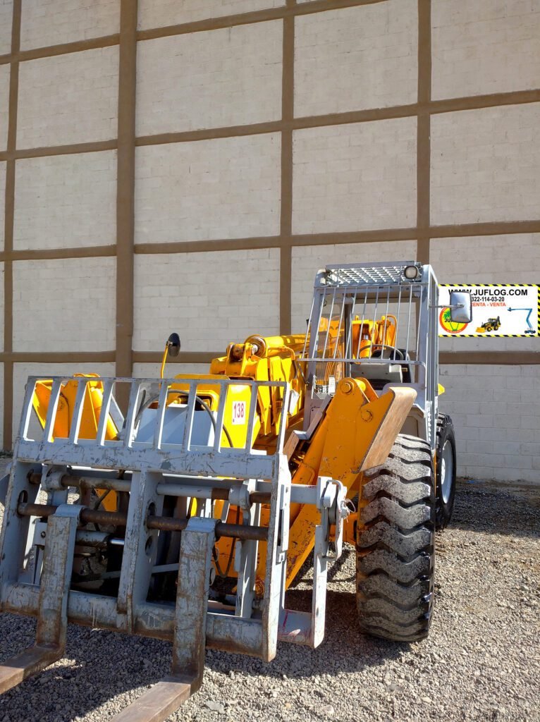 JCB LANZA EL MANIPULADOR TELESCÓPICO GIRATORIO 555-260R
